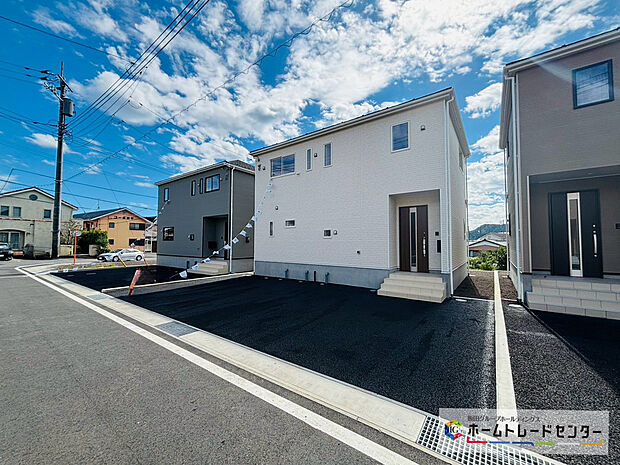 【前道路を含む現地外観写真】6号棟