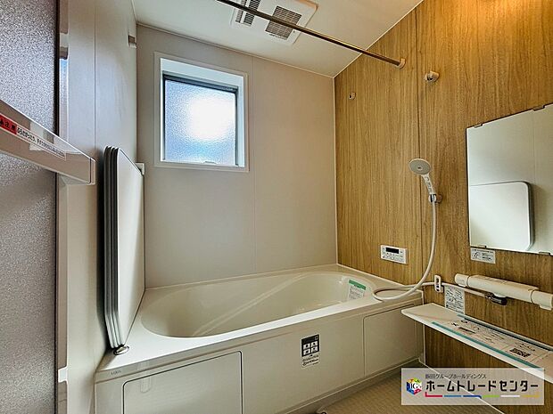 【☆BathRoom☆】~浴室~
ユニットバスは浴室乾燥機能も付き雨の日の洗濯物も乾かせます。ゆったりと足を伸ばして一日の疲れも落とせます♪