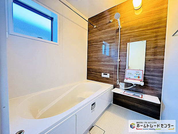 【☆BathRoom☆】～浴室～
ユニットバスは浴室乾燥機能も付き雨の日の洗濯物も乾かせます。ゆったりと足を伸ばして一日の疲れも落とせます♪