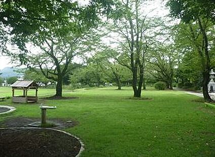 城山公園 1300ｍ(徒歩17分)