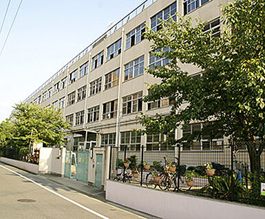 西堤小学校 800ｍ(徒歩約10分)