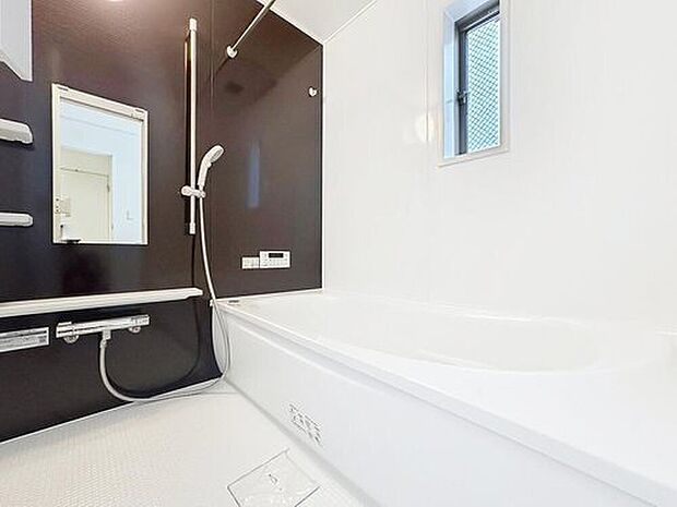 【一日の疲れをリフレッシュ♪快適バスルーム♪】
癒しの空間バスルームです。天気に左右されずに洗濯物を乾かせる、浴室乾燥機＆オートバス機能付きです。