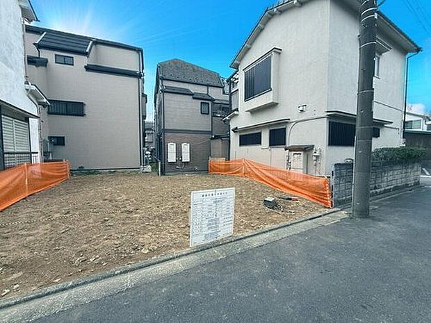 【現地写真】【現況】
今日も、明日も、この街で、きっと誰かがしあわせになる物語が描かれていくはずです。爽快な風も毎日やさしく頬をなででくれます。