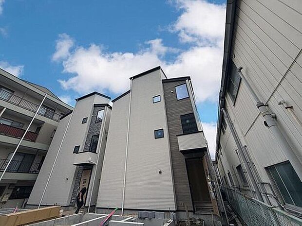 【現地外観写真】【現況】
お客様の求める本当の「住み心地」とは何なのか。そのための一手間一工夫を惜しみません。