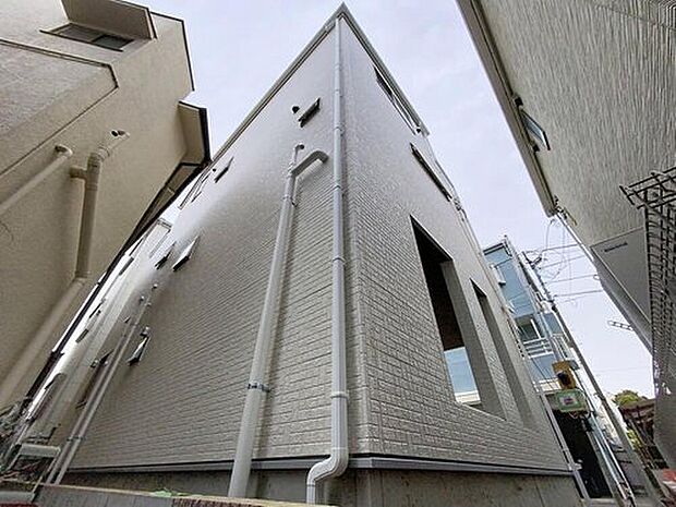 【現地外観写真】お客様の求める本当の「住み心地」とは何なのか。そのための一手間一工夫を惜しみません。