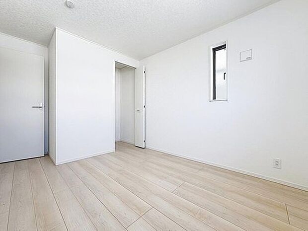 【収納】全ての居室にクローゼットを完備しております。