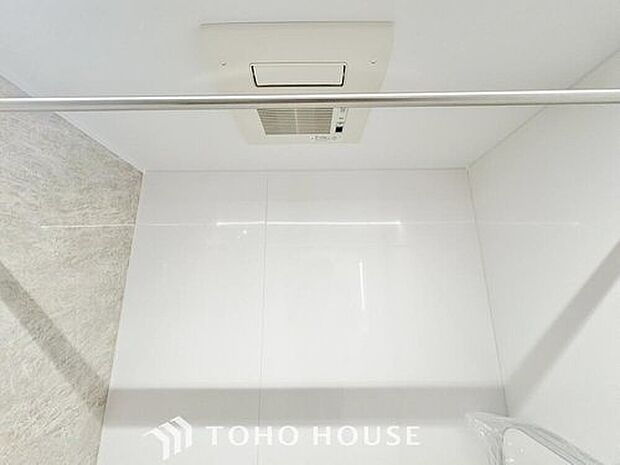 【浴室乾燥機】明日はお出かけで今日中に洗濯を・・と思っても最近は雨続き・・浴室換気乾燥機はそんな負担を減らしてくれます。また、冬場などは、入浴前に暖めておくとお着替えも楽々です。