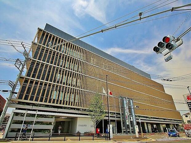 市川市役所仮本庁舎（約764m）