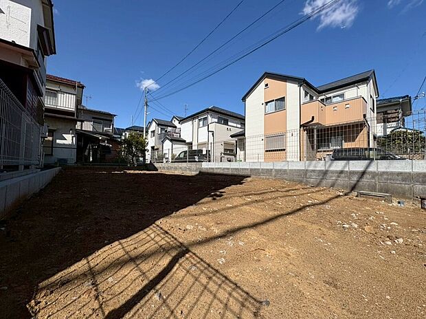 【現地外観写真】システムキッチンや食洗機、洗面所独立など、暮らしに便利な設備が充実!