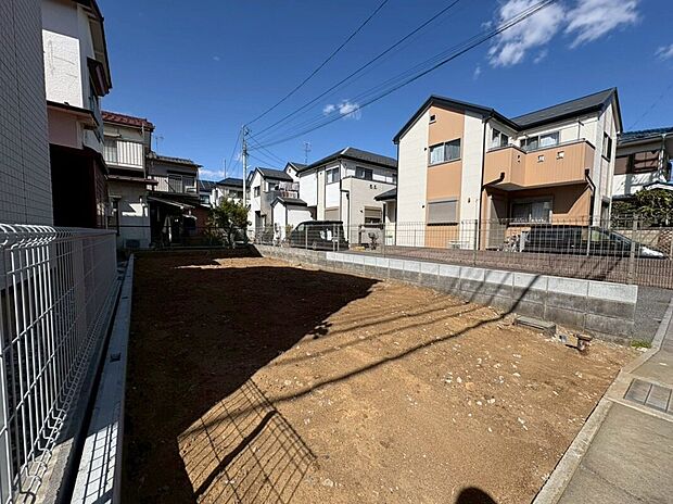【現地外観写真】周辺には、幼稚園や公園があるので、子育て世帯にオススメのエリアです。