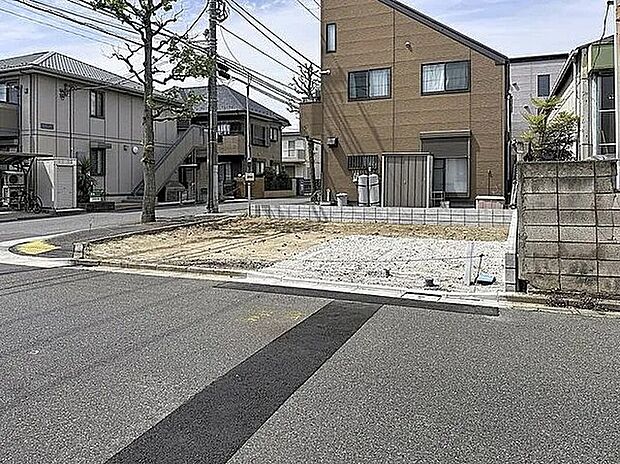 【現地外観写真】都営新宿線「瑞江駅」「篠崎駅」の2駅利用可能な便利な立地の新築戸建て。