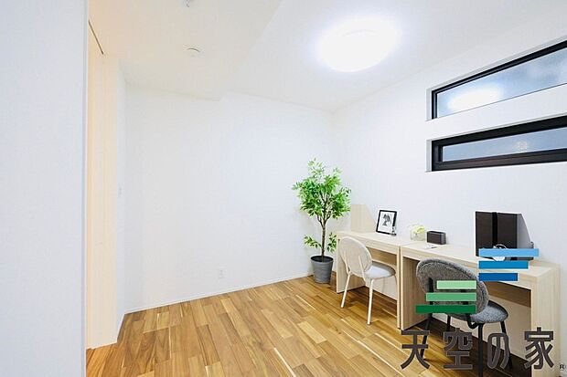 【施工例【内観】】【同仕様】日当たり良好な居室で、風通しも良好です。