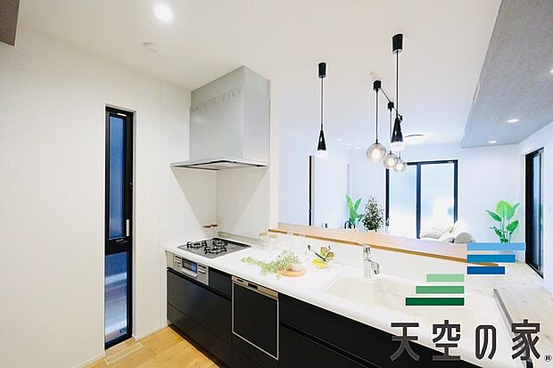 【施工例【内観】】使いやすい機能が盛りだくさんのキッチンです。