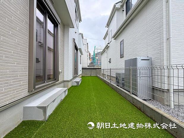 【現地写真】【お庭】BBQやDIY、庭キャンプなど大活躍するプライベートスペース! ペットの運動スペースとしても重宝します。