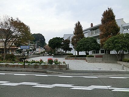 横浜市立本牧中学校 610m(-)