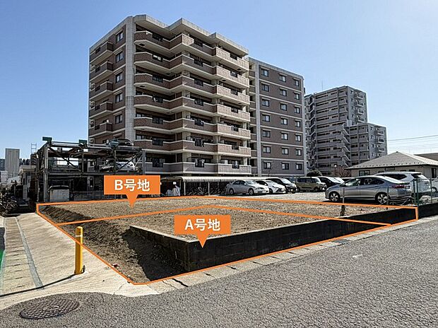 高い生活利便性、自由度の高い建物建築、そして資産価値の安定性を持つ第一種住居地域です。(2026年4月撮影)