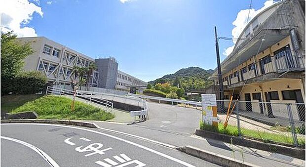 東広島市立八本松中学校（約1,868m）