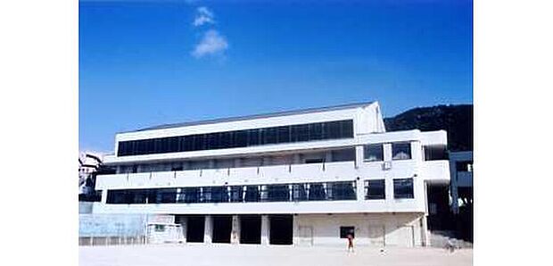 呉市立つ宮原小学校(約353m)