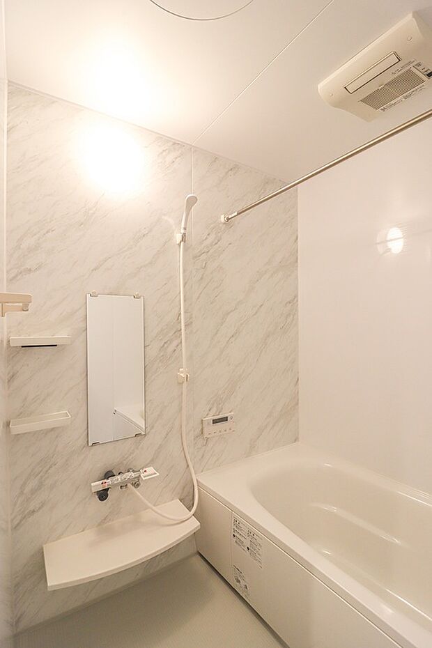 【施工例:浴室】1坪タイプの浴室は大人の方もゆったり足が伸ばせるサイズです!