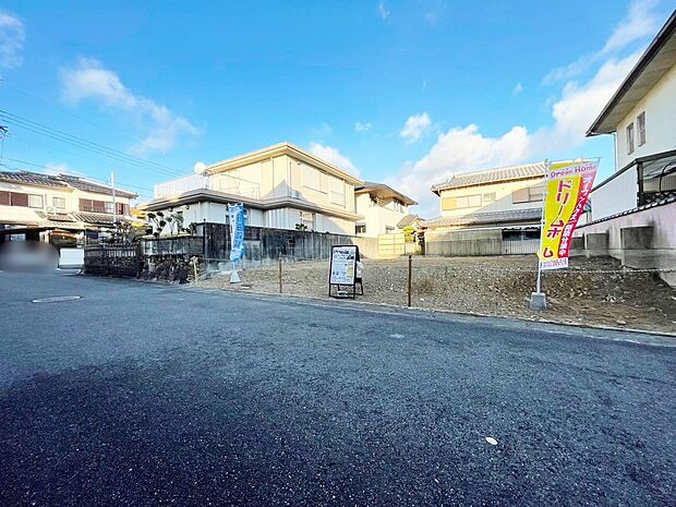 【【現地写真】】前道広々6m!間口もゆったりしているので、駐車もラクラクです!