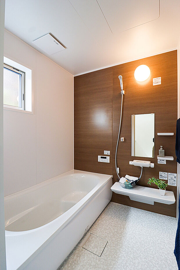 【【弊社施工例・浴室】】1坪タイプの浴室は大人の方でもゆったり足が伸ばせるサイズです!