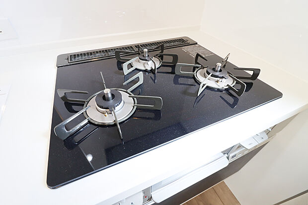 【【グリル】】■フライパンで焼くことの多い肉料理を代わりにグリルを使えば、油をひく必要もなく、余分な脂も落として焼けるため、フライパンを使った時よりも多く油脂分をカットできます!(写真撮影:R7.3)