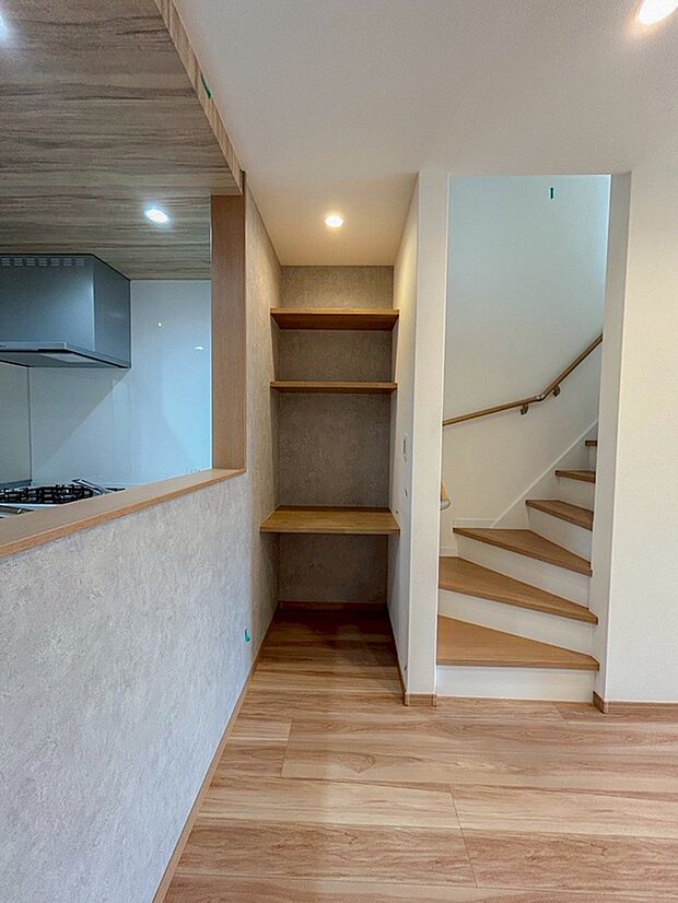 【カウンター】（写真撮影：2025年10月）