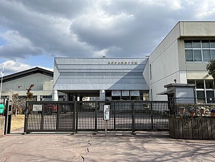 亀岡市立詳徳中学校 約160ｍ(徒歩2分)