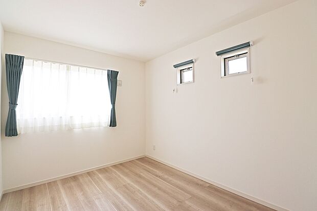 【【ドリームタウンシリーズ施工例:洋室】】当社では、お客様のライフスタイルに合わせた自由設計プランも対応しております!夢のマイホームを一緒につくりませんか?