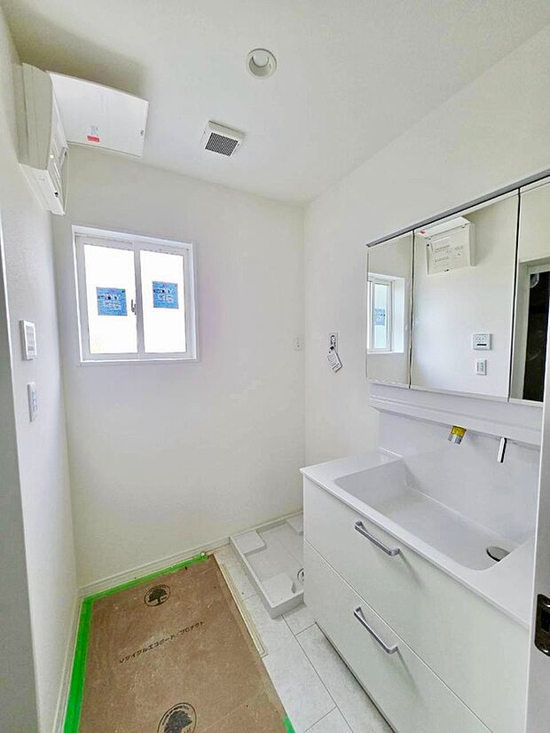 【現地写真】工事は完成に向けて順調に進んでいます。今後の更新を見逃さないよう、ぜひお気に入りに登録して完成を楽しみにお待ちください!(写真撮影R8.9)