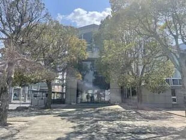 平田図書館（約500m）