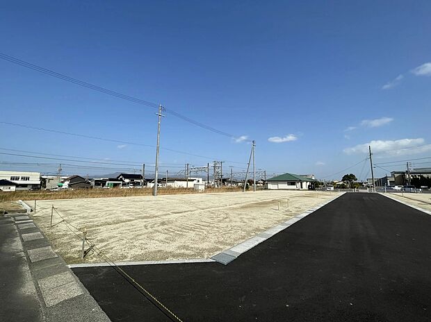 【現地写真】前面道路ひろびろでパーキングも楽ちん！