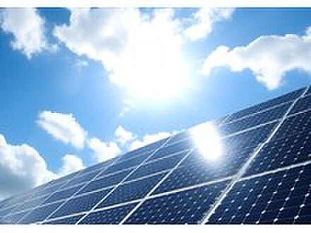 【太陽光発電システム】環境とエコに貢献できる太陽光パネルを全棟標準装備。光熱費の節約や非常時の電源確保など、快適と安心な生活をバックアップします。