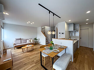 【山根木材】ウッディタウン宮島口上　駅近のゆったりリビング その他