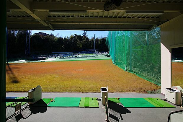 千代ヶ丘ゴルフクラブ(約350m・徒歩5分)