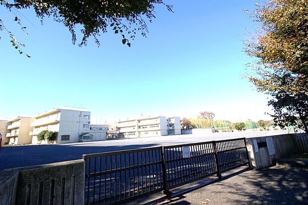 みたけ台中学校(約1,400m)