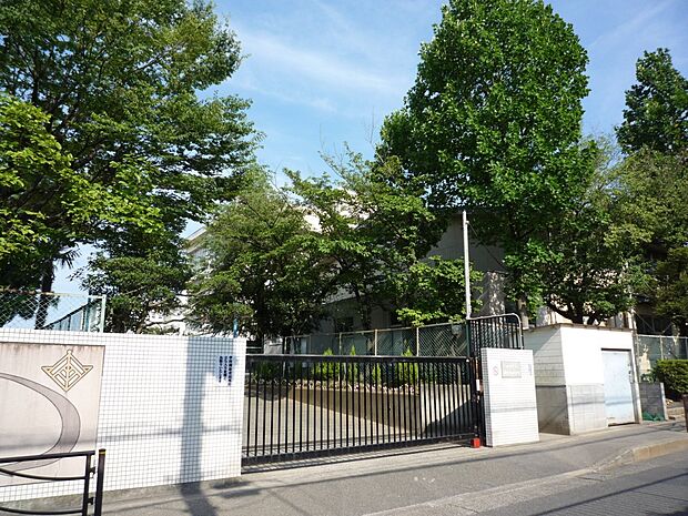 南生田小学校（約1,300m）