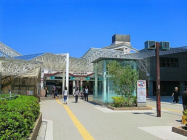 新百合ヶ丘駅(約1,200m)