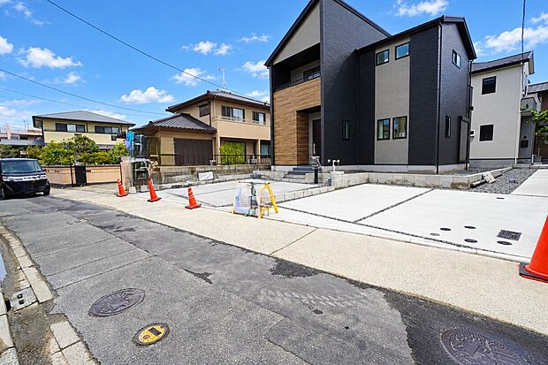 前面道路は北西側4.1ｍ公道に面しています＾＾西鉄バス「野多目2丁目」歩3分＾＾
お問合せお待ちしております☆