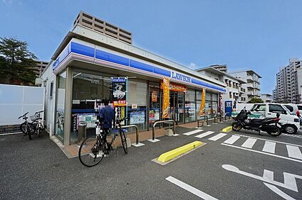 ローソン福岡野多目三丁目店 910ｍ(徒歩12分)