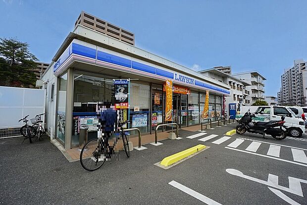 ローソン福岡野多目三丁目店(約910m)