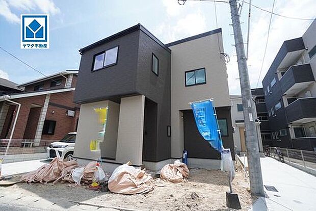【外観】2号棟。
4LDK^^16.5帖の広々LDK&水回り集約で家事ラク動線◎南向きで陽当たり良好♪ファミリーに嬉しい4LDK+全居室収納付き◎