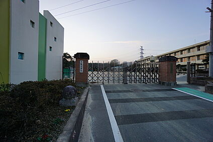 筑紫野市立筑紫小学校 1732m