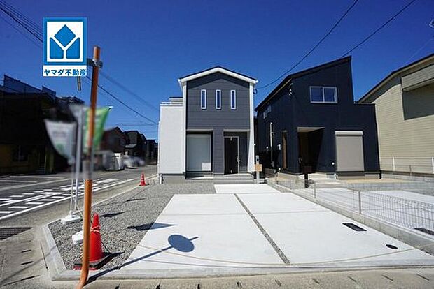 2号棟。風通しの良い角地☆お掃除しやすいオールフローリング☆バルコニー2ヶ所でお洗濯物もたくさん干せます◎