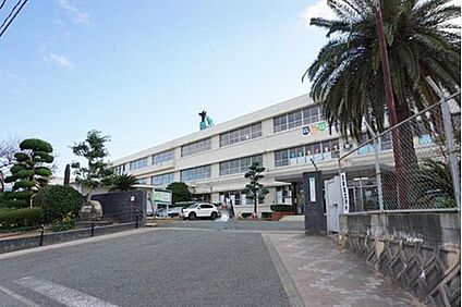 福津市立福間中学校 1210m
