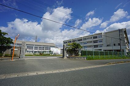 新宮町立新宮中学校 1611ｍ