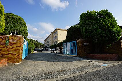 福岡市立美和台小学校 660ｍ(徒歩9分)