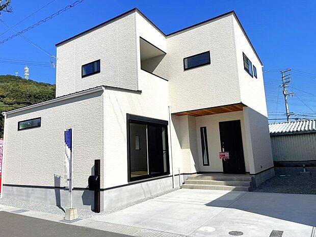 「井田産業は間取りがすごい！」女性スタッフが女性目線で要望をあげ一級建築士が設計した間取りは見学いただいた奥様をうならせます。見学で貴方様のこれからの家づくりに参考になることが見つかれば嬉しいです。