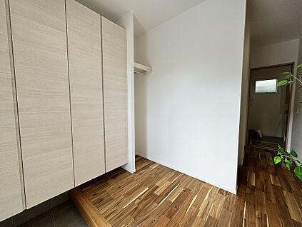 シューズボックス/オープンクローク