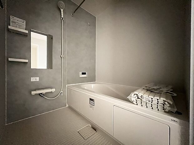 1坪タイプのバスルームでゆったりとくつろげます。オートバス機能付き(1号棟)